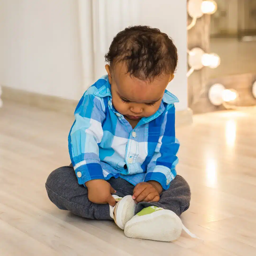 Importancia del calzado respetuoso para bebés