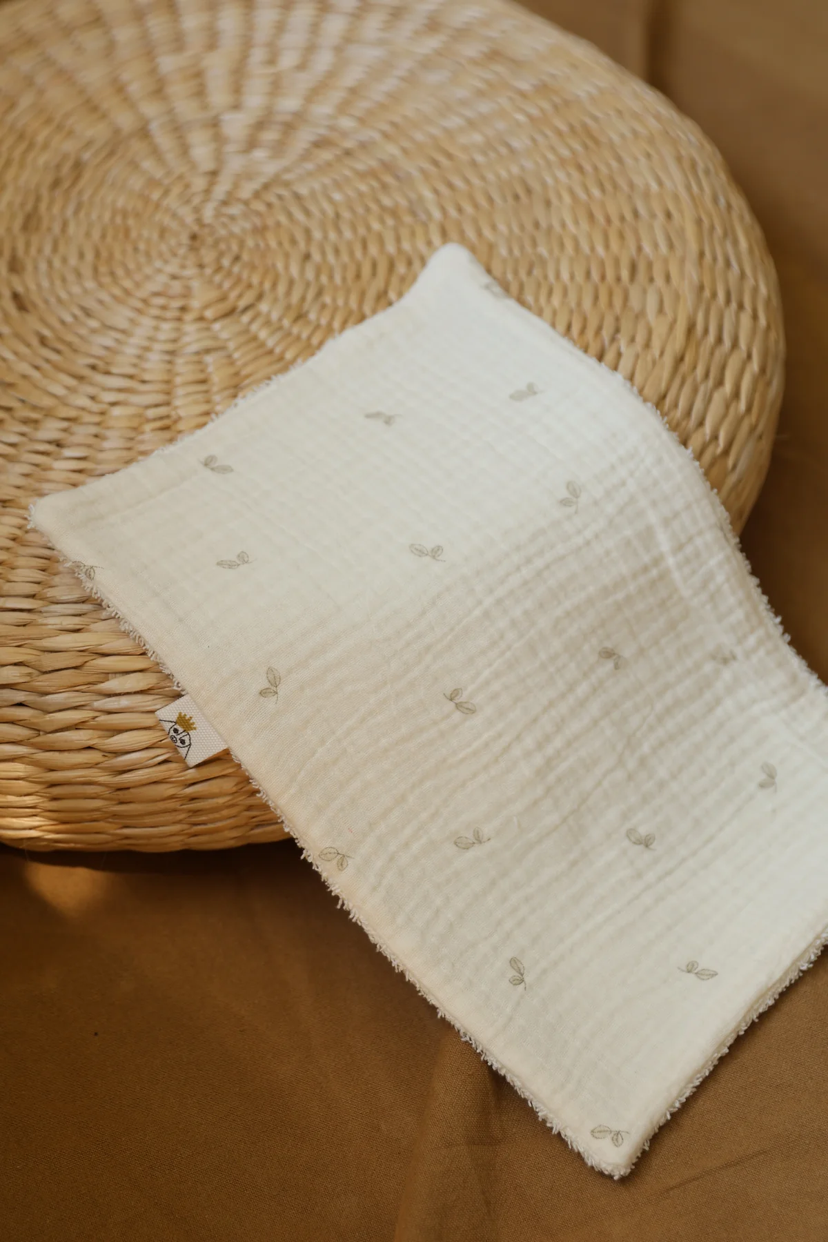 Protector toalla gasa bebé oliva